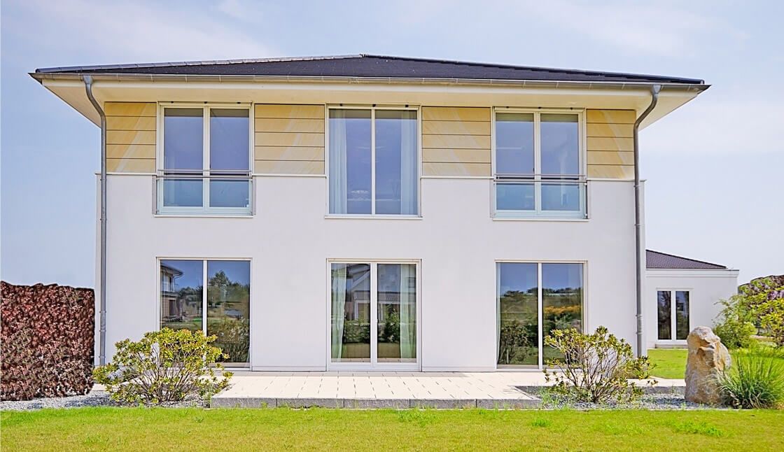 Una Casa in Legno Prefabbricata con Sistema a Telaio